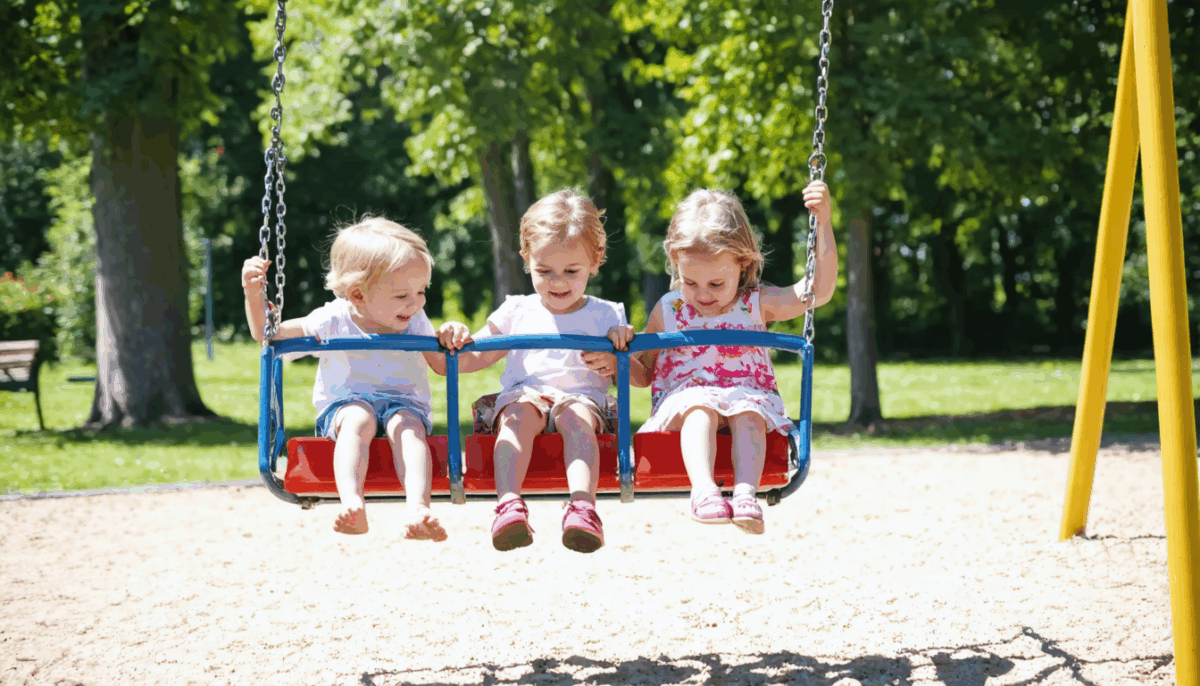 découvrez comment concevoir des aires de jeux inclusives et accessibles afin d’offrir des espaces ludiques adaptés à tous les enfants, quels que soient leurs besoins ou handicaps.