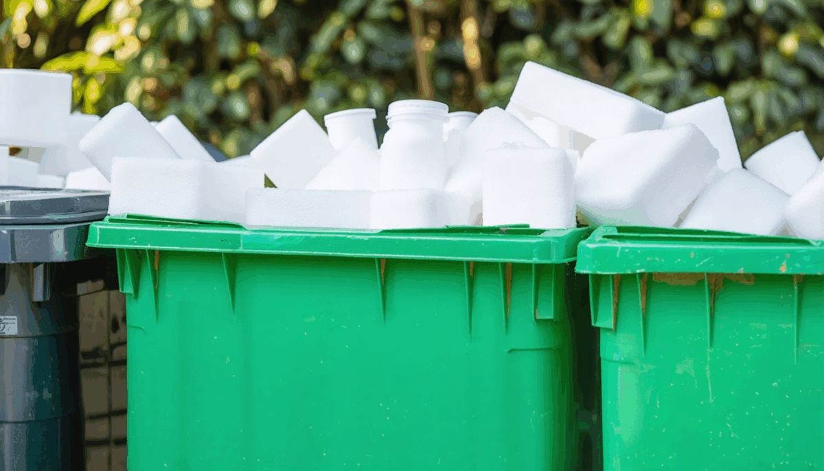 découvrez des solutions écologiques et pratiques pour vous débarrasser du polystyrène d'emballage de manière responsable : recyclage, réutilisation et astuces pour limiter l'impact environnemental.