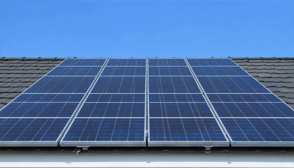 explorez les différentes dimensions des panneaux solaires et découvrez comment choisir la taille adaptée à vos besoins énergétiques.